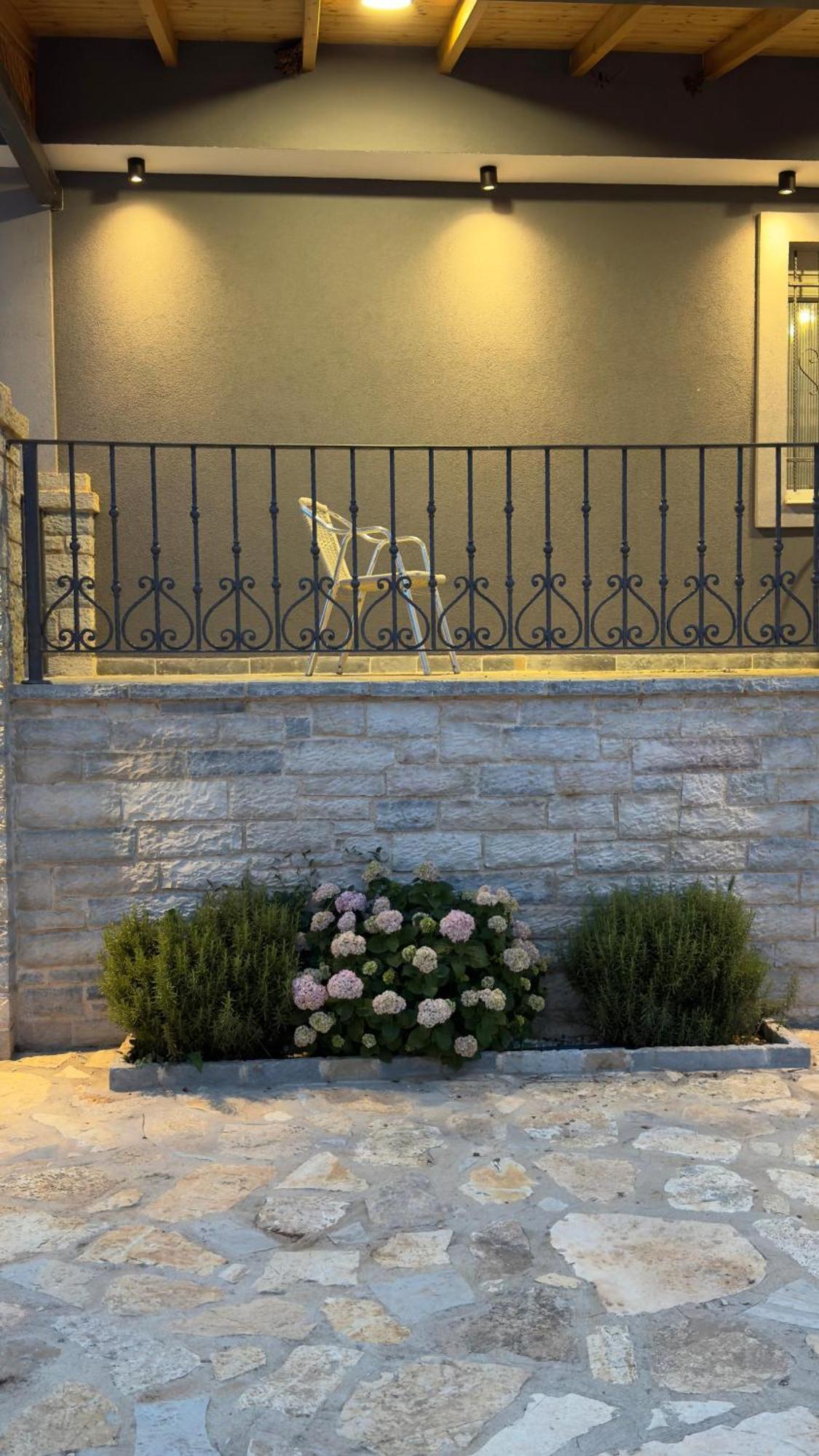 Vjosa Balcony *